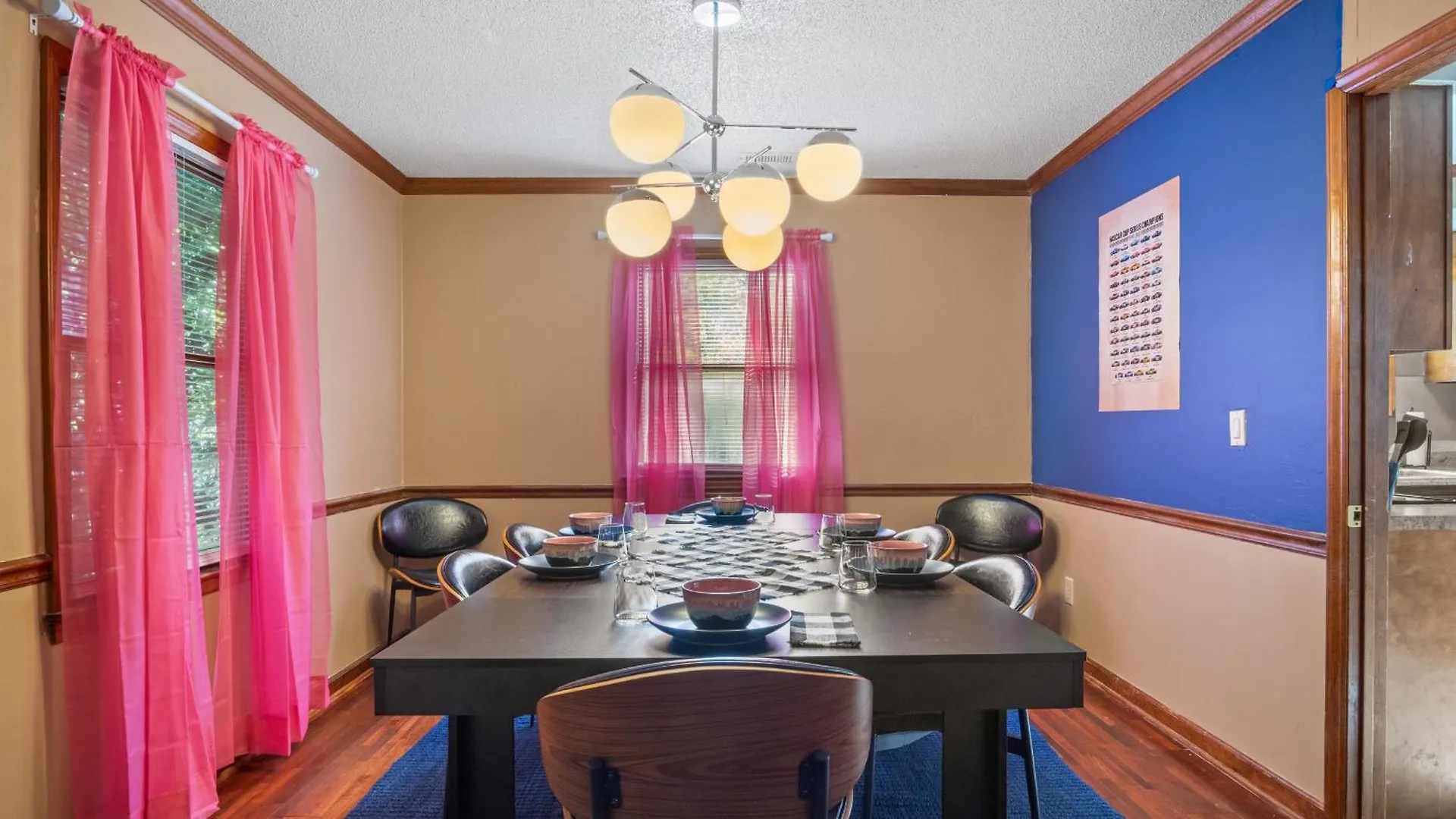 Holiday home 4Bd Contemporary Home With Bbq, Game Room Charlotte